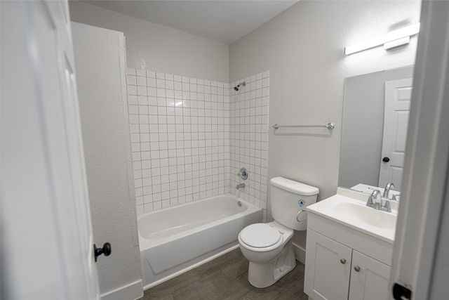 924 E Leuda Street, Fort Worth, TX 76104