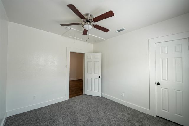 924 E Leuda Street, Fort Worth, TX 76104