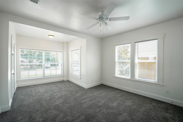 924 E Leuda Street, Fort Worth, TX 76104