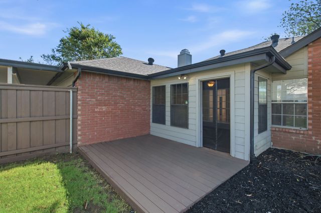 2074 Briarcliff Road, Lewisville, TX 75067