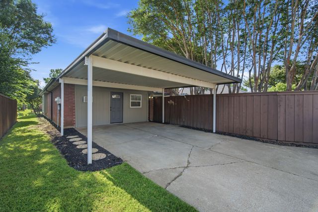 2074 Briarcliff Road, Lewisville, TX 75067