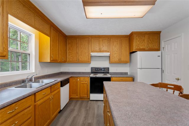 123 Sequayah Drive, Fair Play, SC 29643