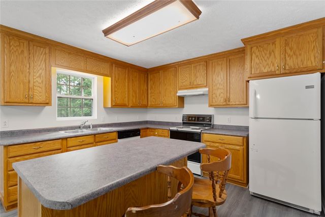 123 Sequayah Drive, Fair Play, SC 29643