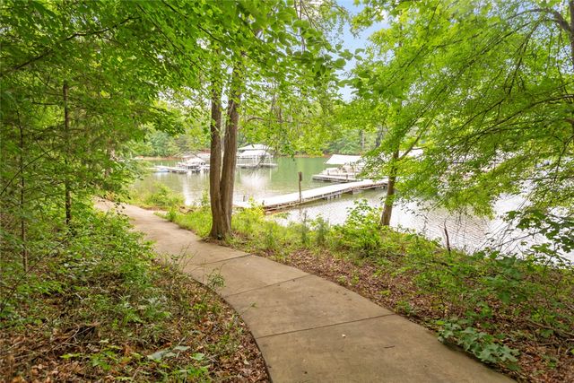 123 Sequayah Drive, Fair Play, SC 29643
