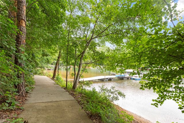 123 Sequayah Drive, Fair Play, SC 29643
