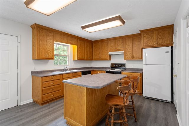 123 Sequayah Drive, Fair Play, SC 29643