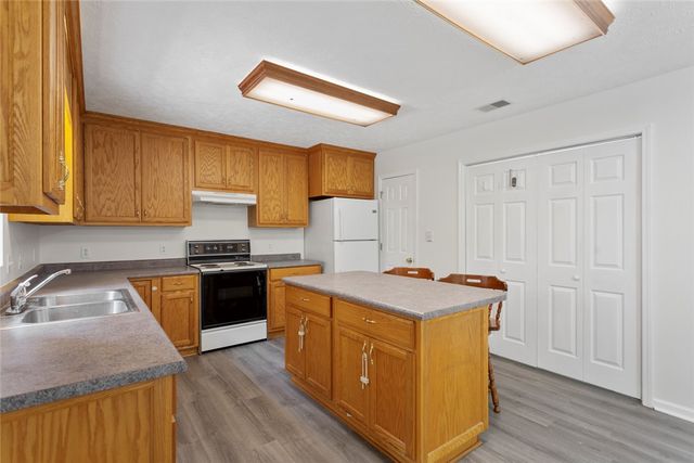 123 Sequayah Drive, Fair Play, SC 29643
