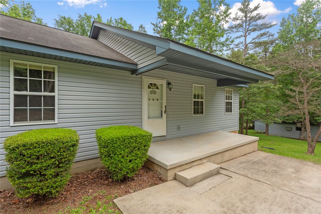 123 Sequayah Drive, Fair Play, SC 29643