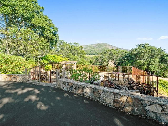2723 Monticello Rd, Napa, CA 94558