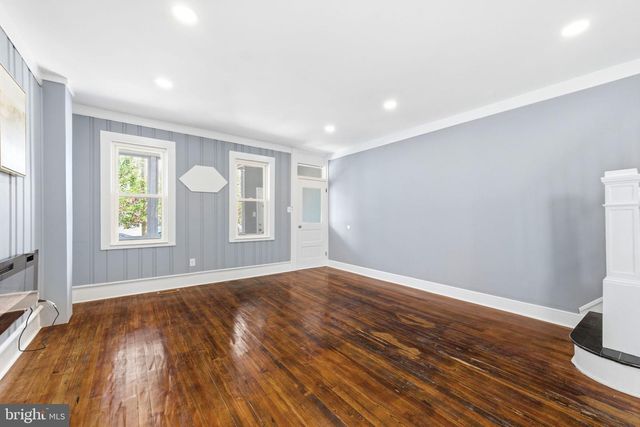 720 POWELL ST, Gloucester City, NJ 08030