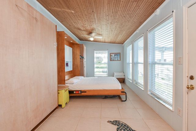 109 County Road 230, Sargent, TX 77414