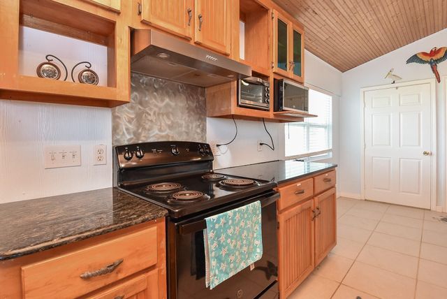 109 County Road 230, Sargent, TX 77414