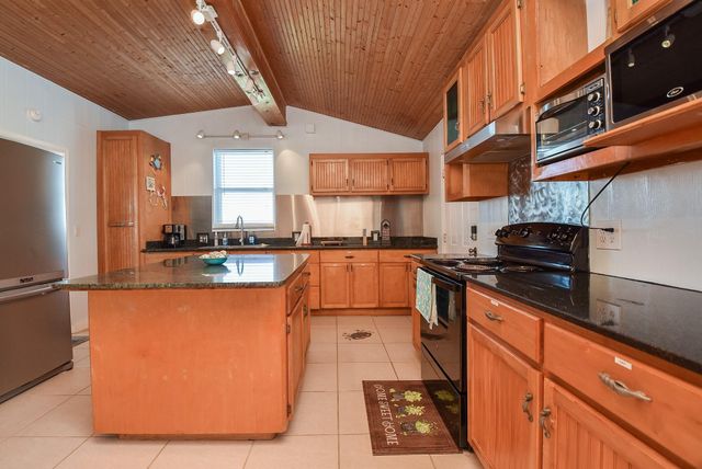 109 County Road 230, Sargent, TX 77414