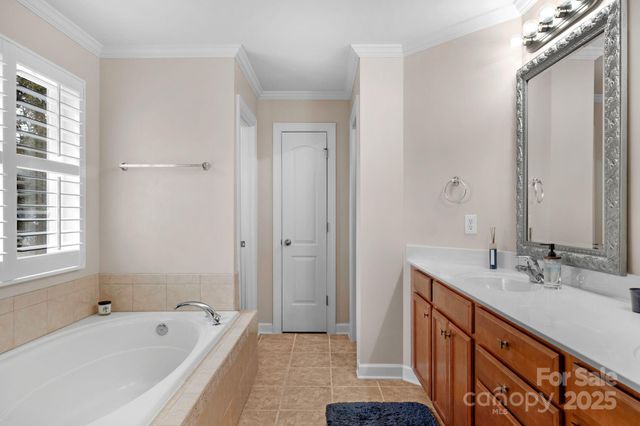 2805 Cross Tie Lane, Matthews, NC 28105