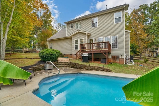 2805 Cross Tie Lane, Matthews, NC 28105