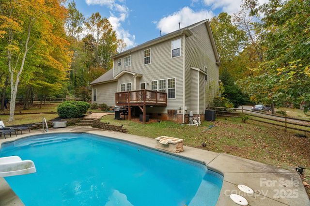 2805 Cross Tie Lane, Matthews, NC 28105