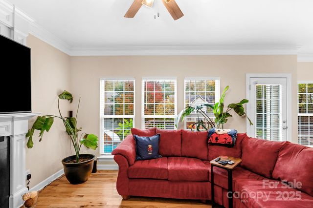 2805 Cross Tie Lane, Matthews, NC 28105