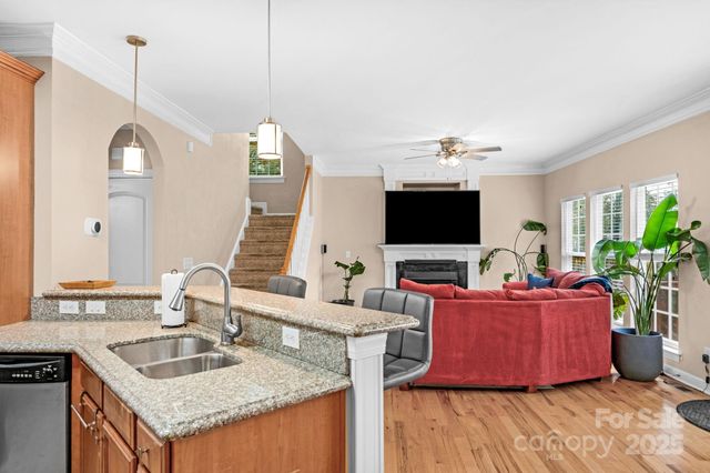 2805 Cross Tie Lane, Matthews, NC 28105