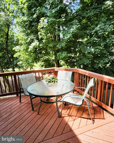 2869 SCHOOLHOUSE CIR, Silver Spring, MD 20902