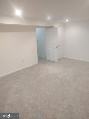 2869 SCHOOLHOUSE CIR, Silver Spring, MD 20902