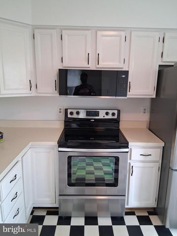 2869 SCHOOLHOUSE CIR, Silver Spring, MD 20902