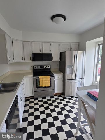 2869 SCHOOLHOUSE CIR, Silver Spring, MD 20902
