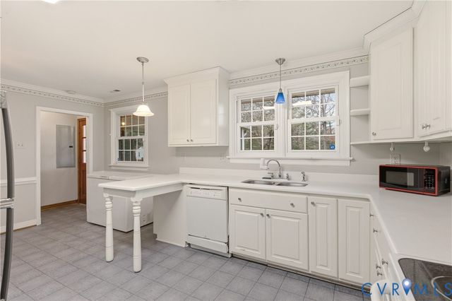 3900 Turner Woods Rd, Henrico, VA 23231