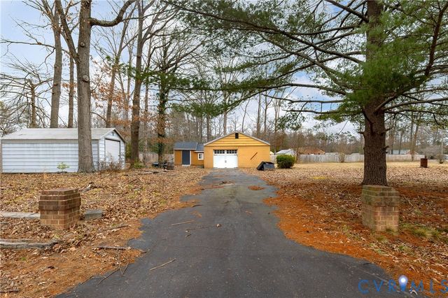 3900 Turner Woods Rd, Henrico, VA 23231