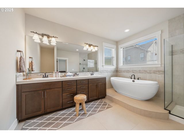13372 Sw AUBERGINE Ter, Sherwood, OR 97140