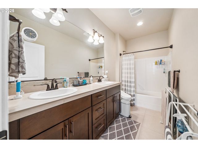 13372 Sw AUBERGINE Ter, Sherwood, OR 97140