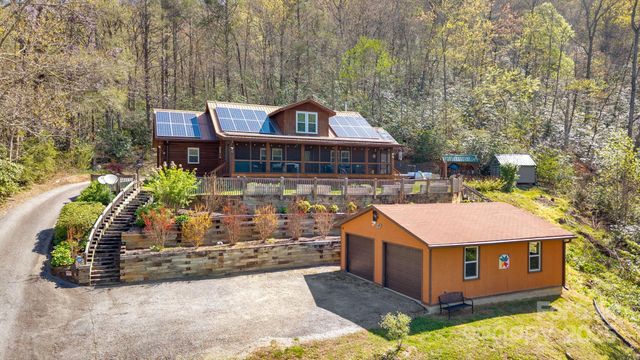 228 Marigold Lane, Hendersonville, NC 28792