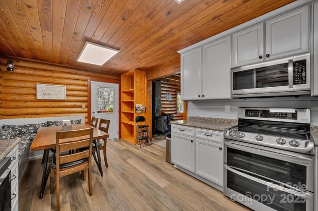 228 Marigold Lane, Hendersonville, NC 28792