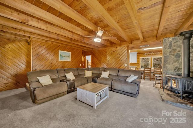 228 Marigold Lane, Hendersonville, NC 28792