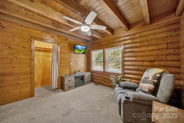 228 Marigold Lane, Hendersonville, NC 28792