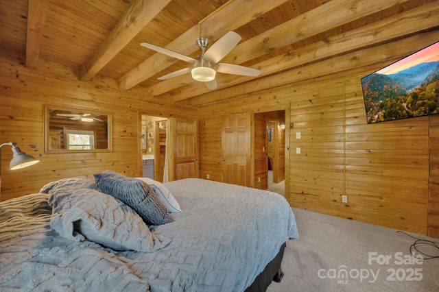 228 Marigold Lane, Hendersonville, NC 28792