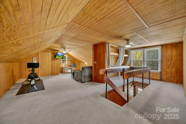228 Marigold Lane, Hendersonville, NC 28792