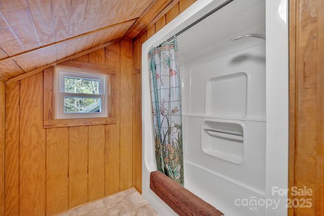 228 Marigold Lane, Hendersonville, NC 28792