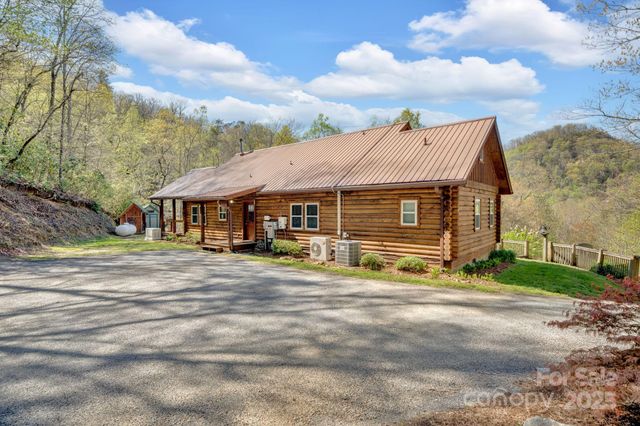 228 Marigold Lane, Hendersonville, NC 28792