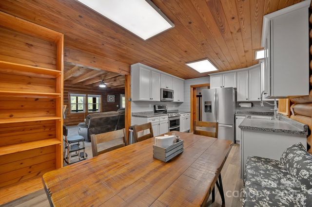 228 Marigold Lane, Hendersonville, NC 28792