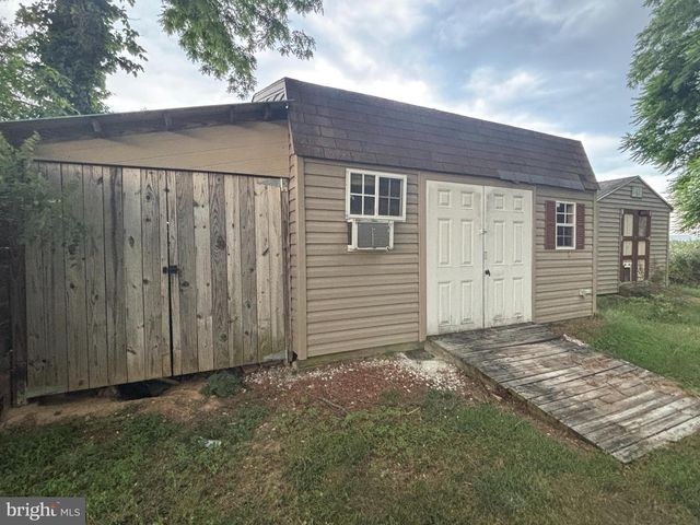 201 MARSH DR, Carlisle, PA 17015