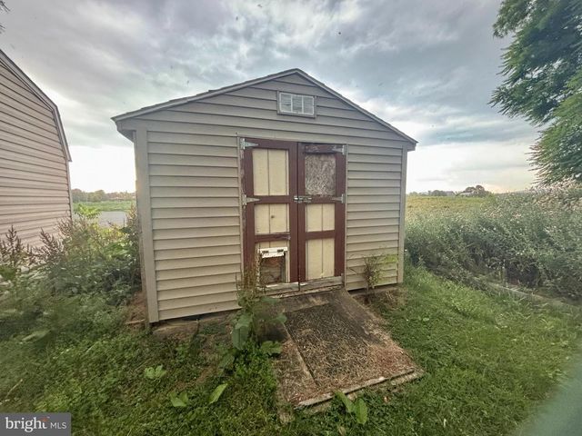 201 MARSH DR, Carlisle, PA 17015