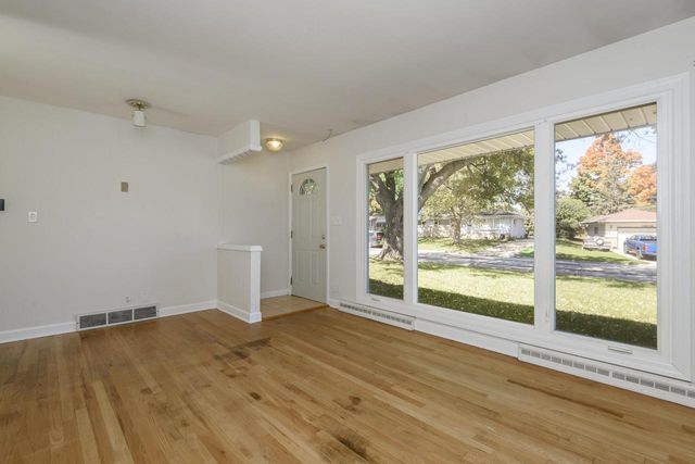 N87W17919 Queensway, Menomonee Falls, WI 53051