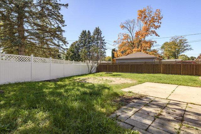 N87W17919 Queensway, Menomonee Falls, WI 53051