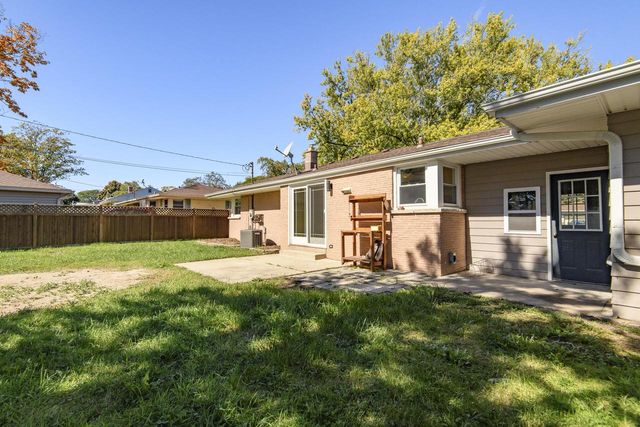 N87W17919 Queensway, Menomonee Falls, WI 53051