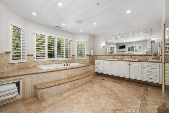 40 Cambridge Court, Coto De Caza, CA 92679