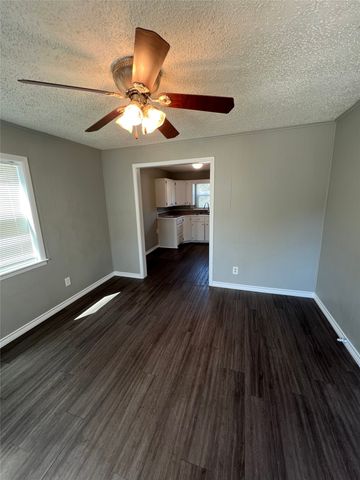506 W Ball Street, Weatherford, TX 76086