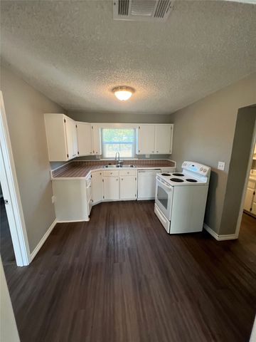 506 W Ball Street, Weatherford, TX 76086