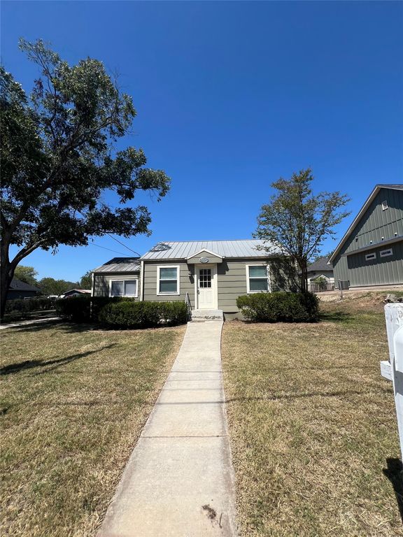 506 W Ball Street, Weatherford, TX 76086