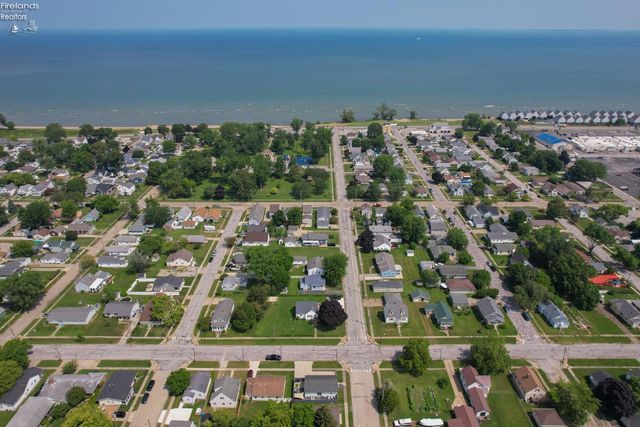 232 Cedar Street, Port Clinton, OH 43452