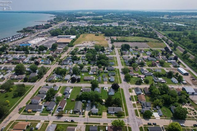 232 Cedar Street, Port Clinton, OH 43452